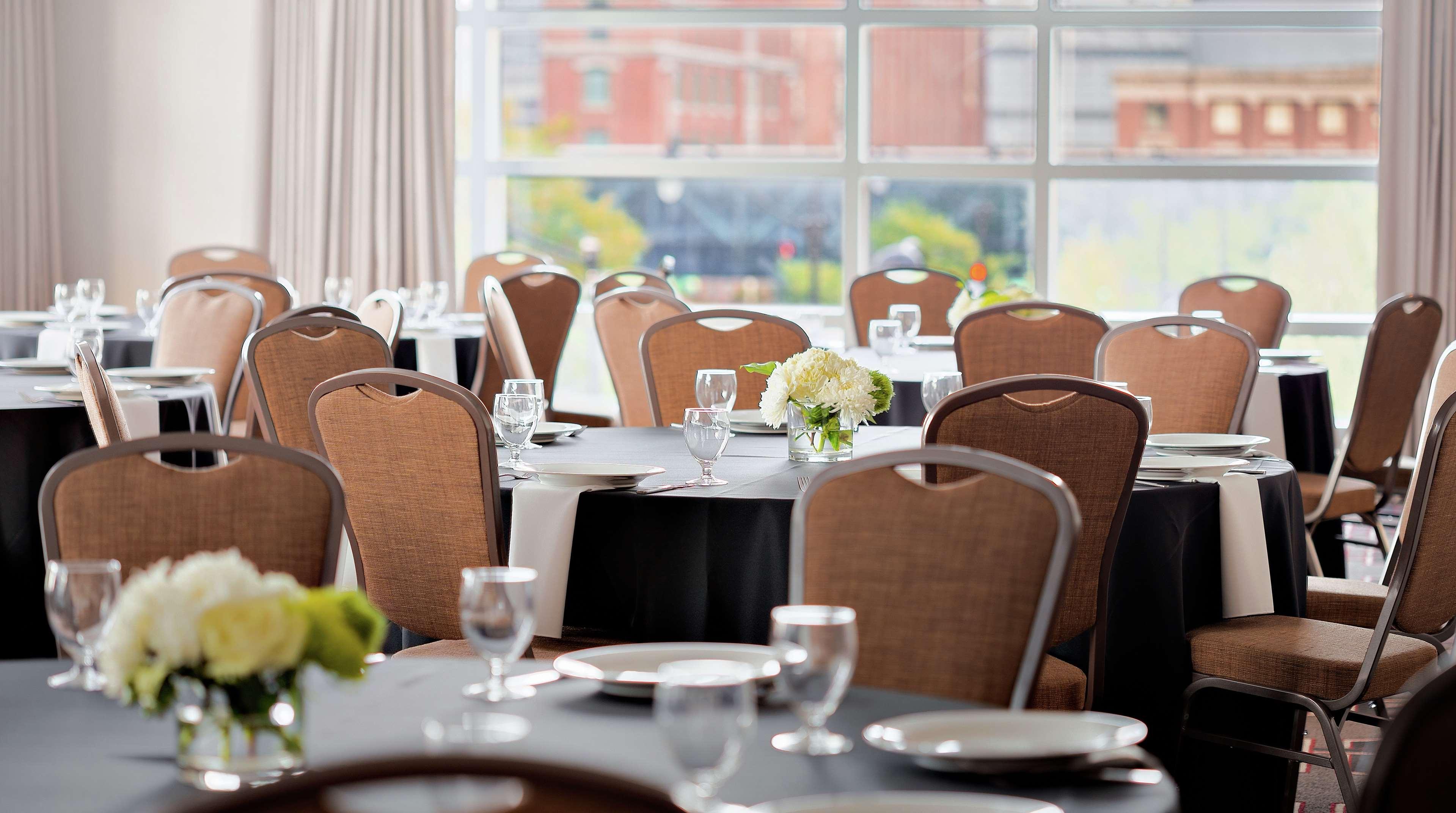 Home2 Suites By Hilton Chicago Mccormick Place Ngoại thất bức ảnh