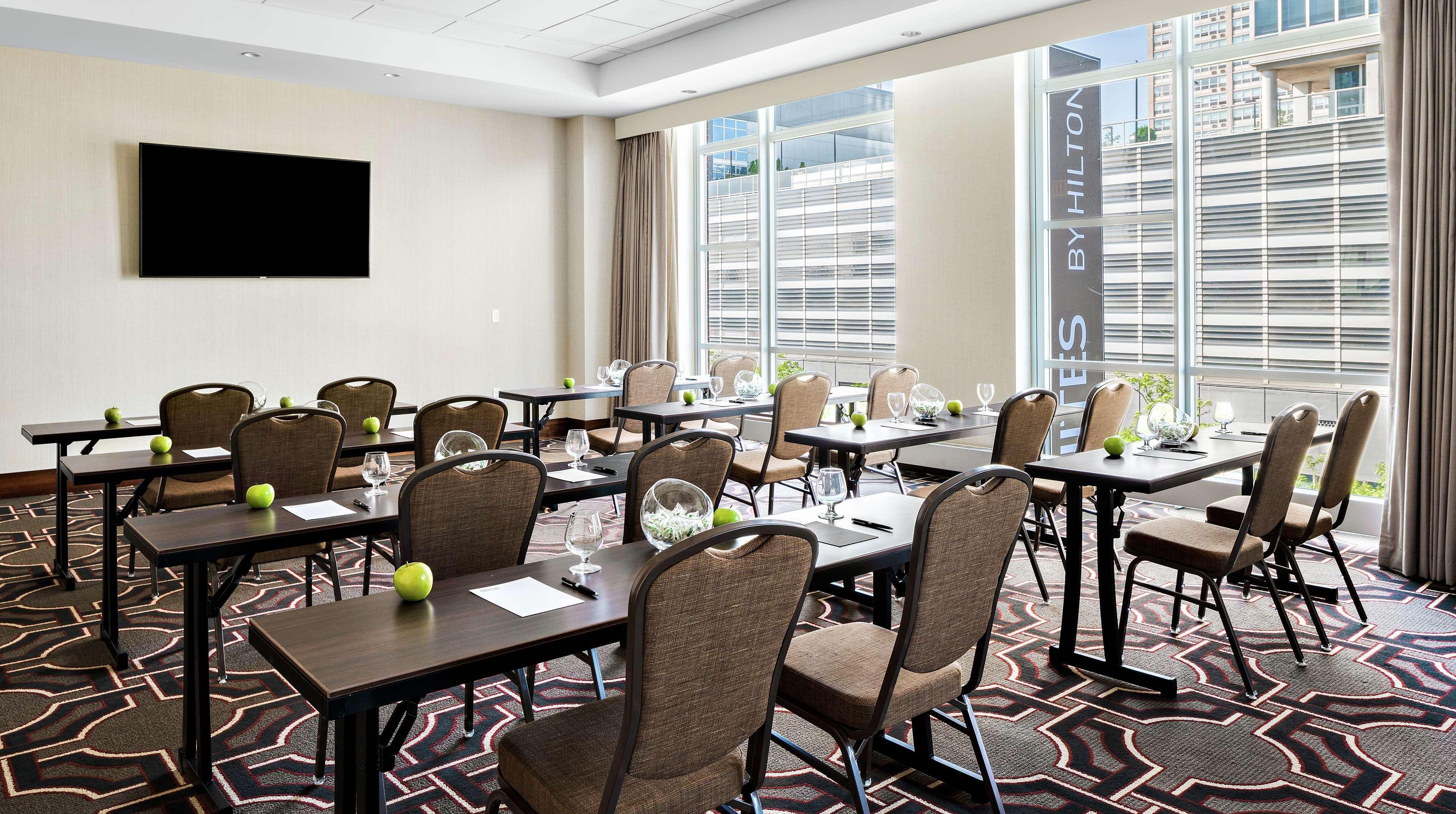 Home2 Suites By Hilton Chicago Mccormick Place Ngoại thất bức ảnh